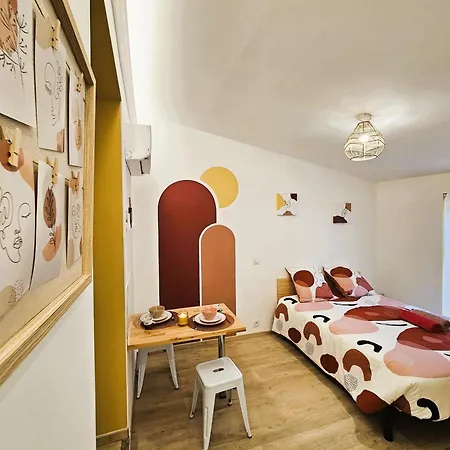 Apartmán Confort ! Centre-ville, Climatisation, Parking, Wifi, Calme, Tv
