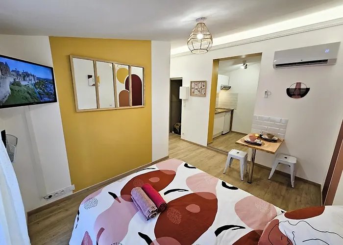 Confort ! Centre-ville, Climatisation, Parking, Wifi, Calme, Tv 公寓